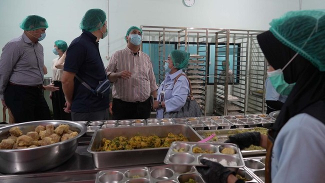 Delegasi Jepang studi banding program Makan Bergizi Gratis Indonesia yang berhasil menjangkau 60 juta anak, kolaborasi lebih lanjut.