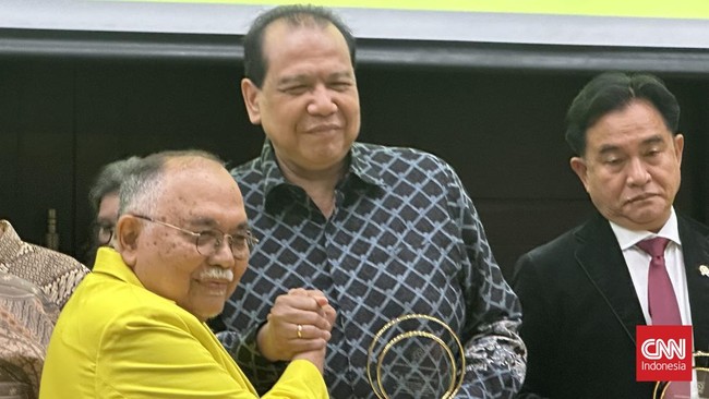 Chairman CT Corp Chairul Tanjung mengenang perjalanannya sebagai lulusan Fakultas Kedokteran Gigi UI yang malah banting setir mengurusi ekonomi.