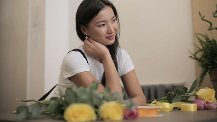 7 Ciri Orang yang Narsis dan Bermuka Dua, Terlihat Manis di Depan