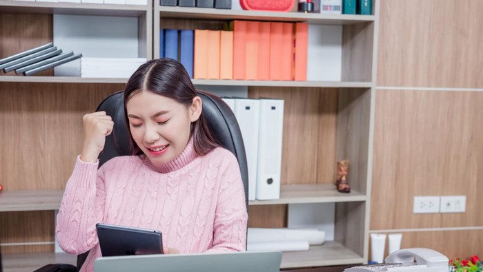 4 Zodiak yang Punya CEO Mindset, Dikenal Ambisius Demi Meraih Kesuksesan!