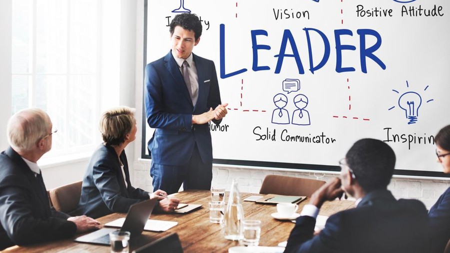 Ilustrasi bos&comma; pemimpin&comma; leader&comma; rapat