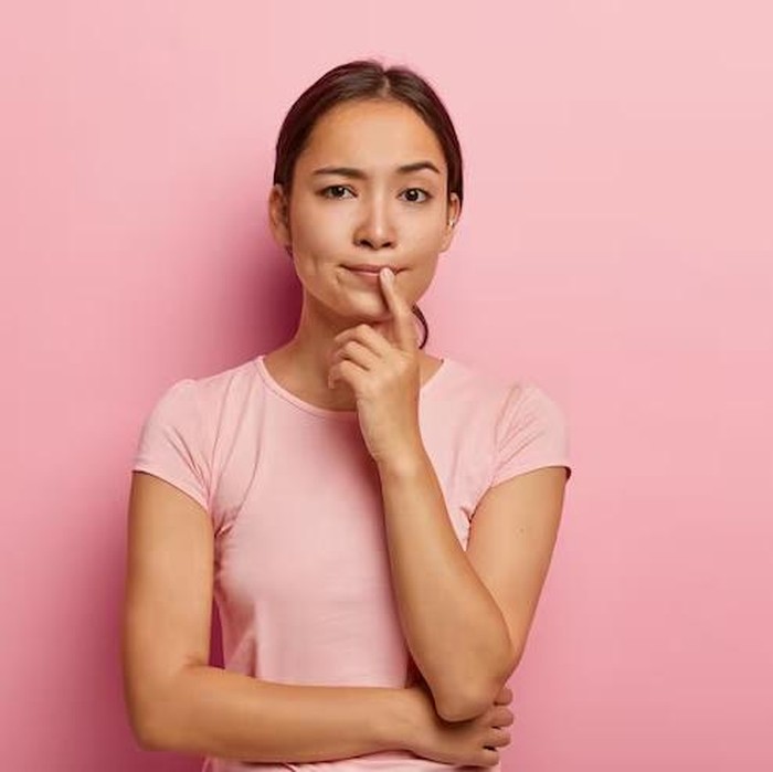 Scorpio sering dianggap zodiak yang paling bijaksana karena memiliki intuisi kuat dan analisis mendalam. Zodiak yang bijaksana ini jarang salah langkah saat situasi krusial.