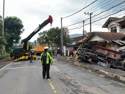 2 Korban Kecelakaan Truk Angkut Buah Naga di Banyuwangi Asal Lamongan
