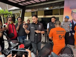 CCTV Bongkar Aksi Pasutri Pencuri Motor di Kediri