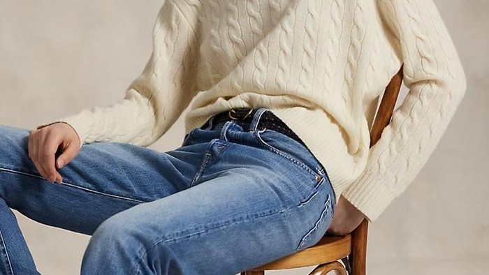 Ralph Lauren naik popularitasnya beberapa tahun terakhir. Estetika busananya sesuai dengan tren preppy dan quiet luxury.
