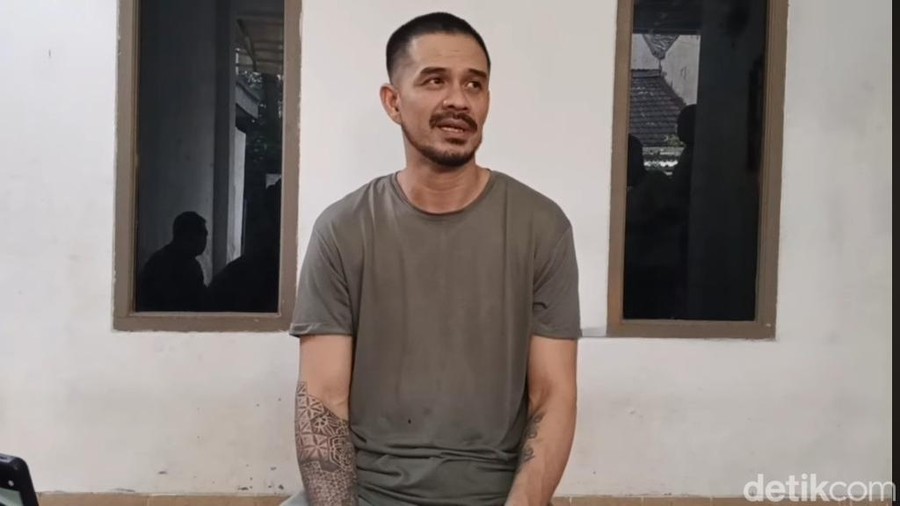 Roby Tremonti ditemui di kawasan Cibinong&comma; Jawa Barat&comma; Selasa &lpar;13&sol;1&sol;2026&rpar;&period;