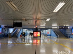 Dari Cikini ke Jayakarta, Stasiun Warna-warni yang Manjakan Mata