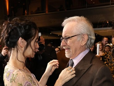 Pujian Steven Spielberg untuk Chloe Zhao yang Menangkan Penghargaan di Golden Globes 2026