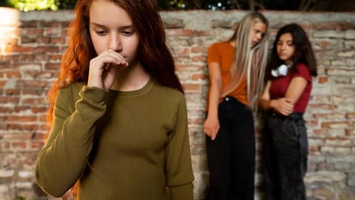 5 Tanda Teman Sebenarnya adalah Musuh, Diam-diam Menghancurkanmu!