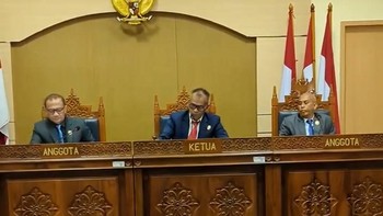 KIP Putuskan Ijazah Jokowi Informasi Terbuka, KPU Diminta Patuhi