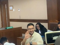 Ammar Zoni Tampil Beda di Sidang Hari Ini, Pakai Tasbih dan Baju Krem