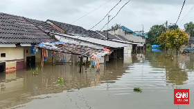 Pengungsi Banjir Cikande Tangerang Butuh Selimut dan Pakaian Layak