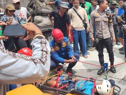 Buruh Kesetrum Saat Cari Kucing hingga Hilang Ingatan-Luka Bakar