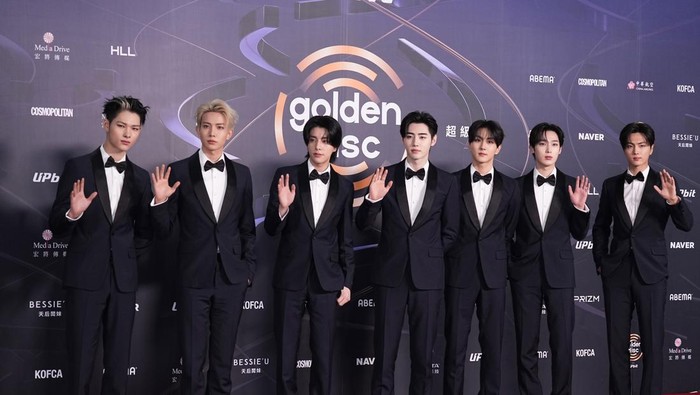 Hadiri Golden Disc Awards ke-40, ENHYPEN Tampil Modis dalam Balutan Prada