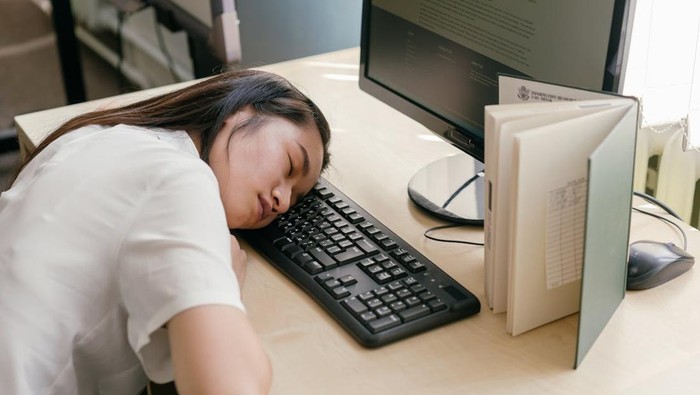 Bukan Kopi, Ini 7 Makanan Sehat yang Dapat Mengusir Rasa Kantuk