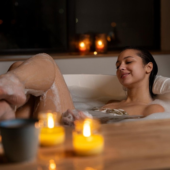 Kebiasaan malam hari orang sukses adalah mandi sebelum tidur/Foto: Freepik.com