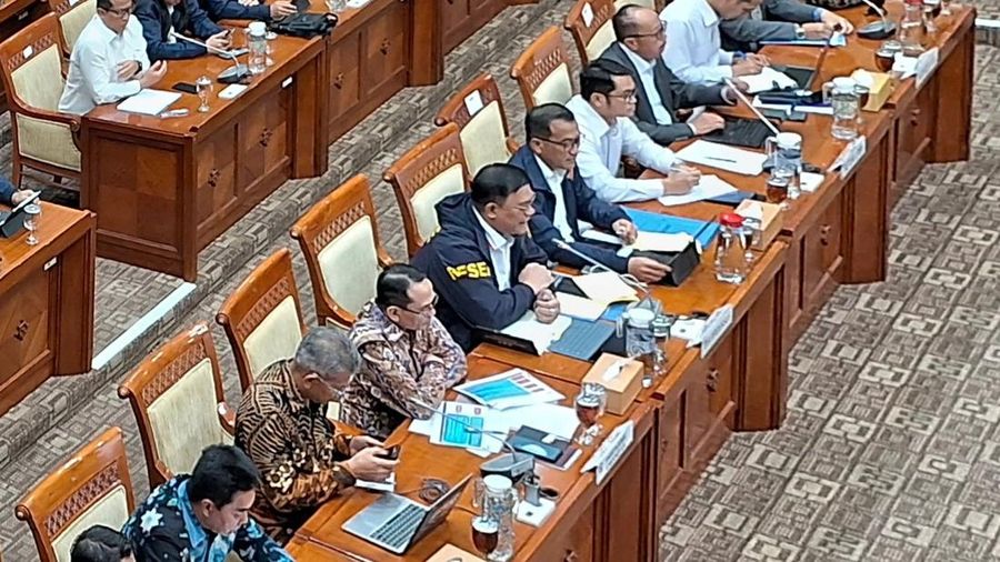 Komisi III DPR RI mengadakan rapat bersama Bareskrim Polri, OJK, PPATK dan LPSK terkait dugaan tindak pidana PT DSI, di Jakarta, Kamis, (15/1/2026).