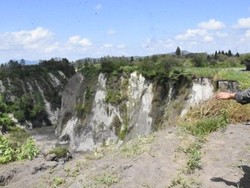 Lubang Raksasa Akibat Longsor di Aceh Tengah Hampir Sentuh Jalan Lintas
