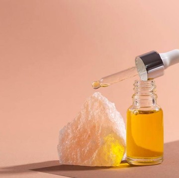 Kenalan Lebih Dalam dengan Retinol, Mulai dari Manfaat hingga Efek Sampingnya