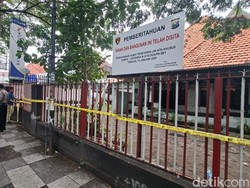 Kantor Ormas Madas di Jalan Darmo Akhirnya Disegel Polisi
