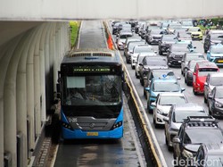 2 Pria Masturbasi di Bus TransJ Jalani Pemeriksaan Usai Ditangkap
