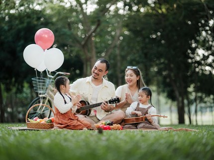 11 Tanda Anak Tumbuh dari Pola Asuh Orang Tua yang Hebat
