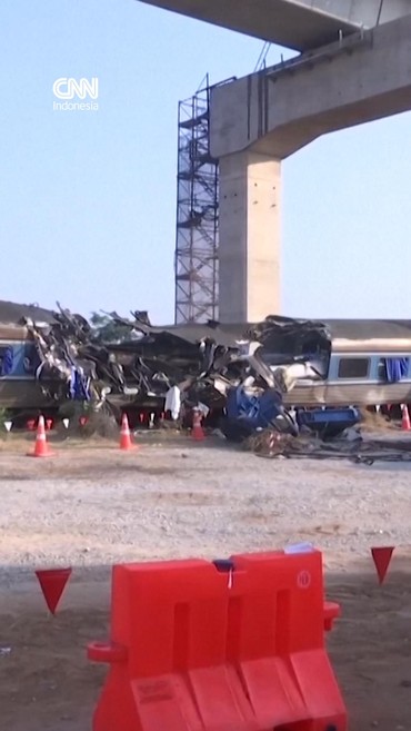 Update Evakuasi Kereta Tertimpa Crane di Thailand, 32 Orang Tewas