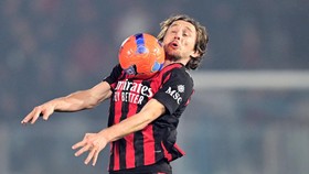 Hasil Liga Italia: Rabiot Kartu Merah, AC MIlan Tumpas Pisa 2-1