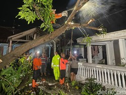 Puting Beliung Terjang 4 Kecamatan di Probolinggo, 4 Tembok Rumah Roboh