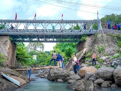Iqbal Minta BPBD Lombok Timur Pasang Pagar di Jembatan Bailey Desa Perigi