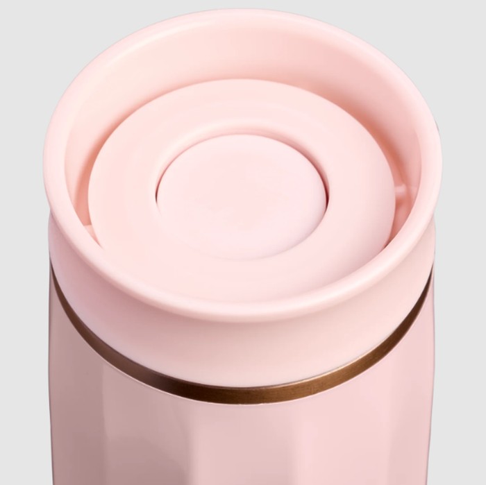 Koleksi Valentine Stanley cocok untuk hadiah pasangan, sahabat, hingga rekan kerja. Desainnya romantis namun tetap fungsional./ Foto: stanley1913.com