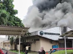 Pabrik Herbal di Gunung Putri Bogor Kebakaran, 5 Unit Damkar Dikerahkan