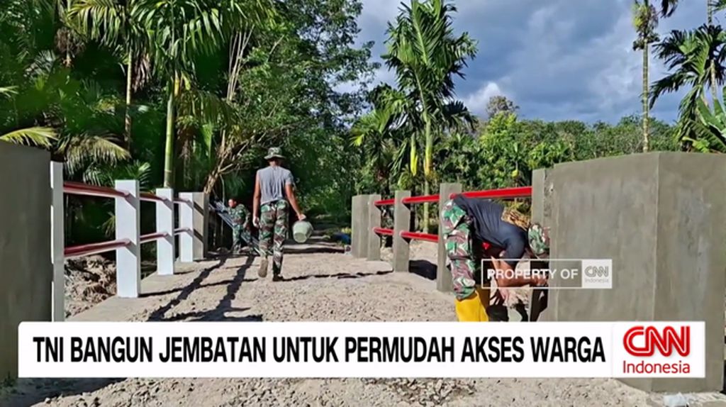 VIDEO: TNI Bangun Jembatan Untuk Permudah Akses Warga