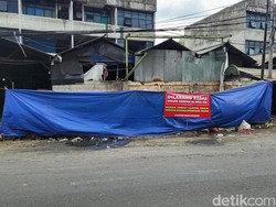 Sudah Ada Larangan, Tumpukan Sampah di Pasar Cimanggis Cuma Geser Lokasi