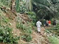 Tanah Longsor di Pamekasan, Jalan Kampung Rusak Parah