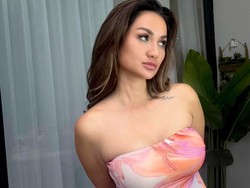 Respons Tak Biasa saat Tengku Dewi Sapa Istri Baru Andrew Andika