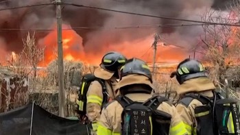 Detik-detik Kebakaran Landa Pemukiman Kumuh Terbesar di Seoul