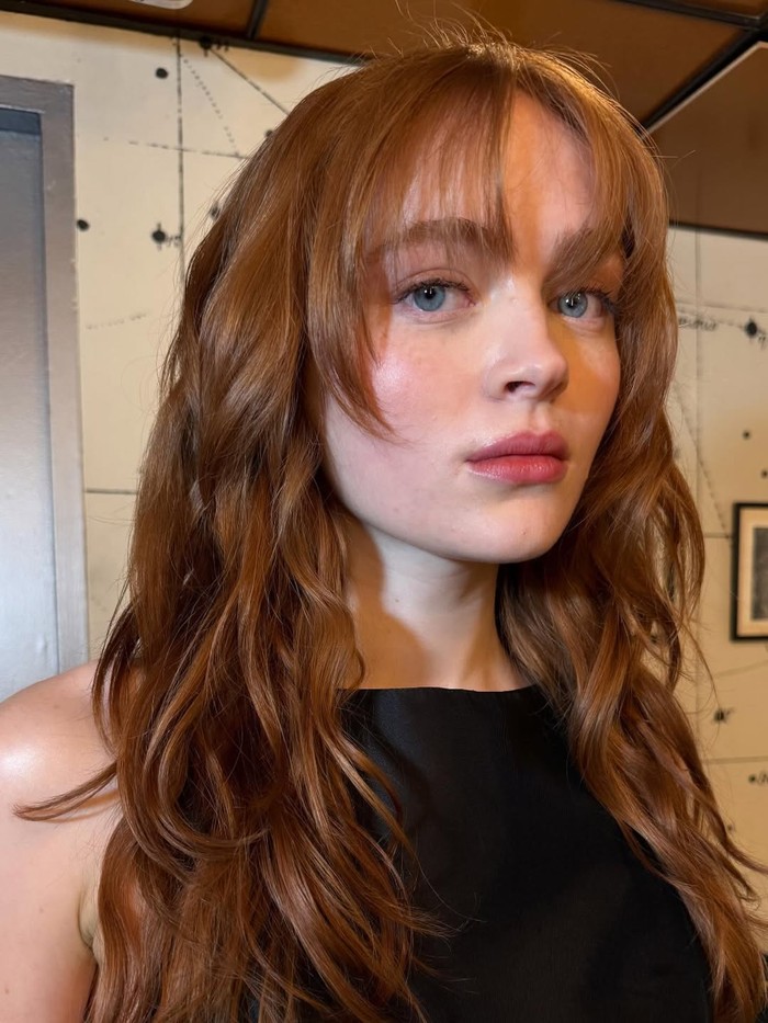 Wispy Curtain Bangs ala Sadie Sink/ Foto: instagram.com/tommy_buckett