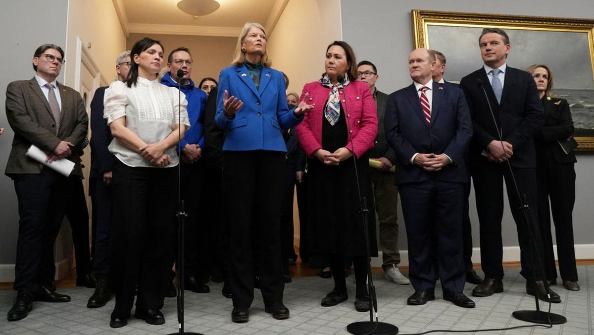 Ke Denmark dan Beri Dukungan Greenland, Anggota Kongres AS Lawan Trump?