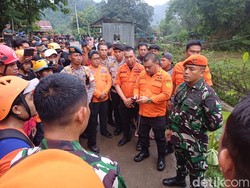 400 Personel SAR Dikerahkan Cari Pesawat ATR 42-500 Diduga Jatuh di Maros