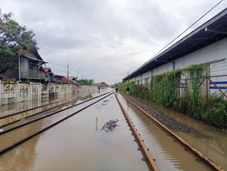 2 Jalur KA di Pekalongan yang Terendam Banjir Sudah Bisa Dilalui