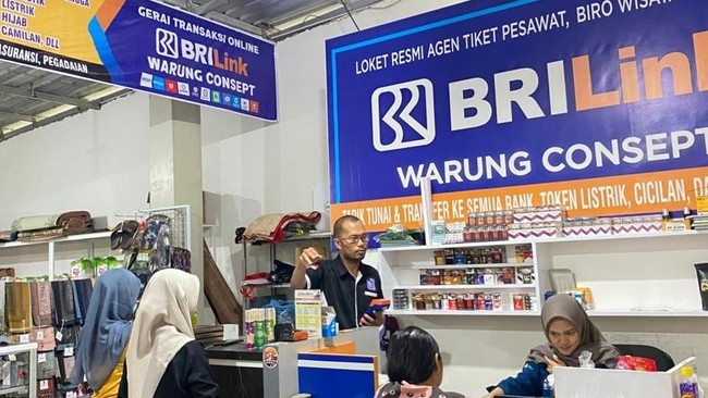 BRILink Agen Warung Concept menjadi solusi akses transaksi perbankan bagi masyarakat yang selama ini tinggal cukup jauh dari jaringan ATM maupun kantor bank.