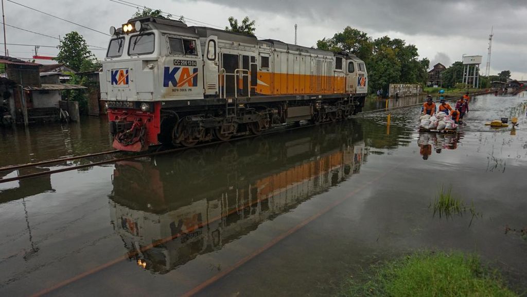 KAI Catat Refund Tiket Kereta Imbas Banjir Tembus Rp3,5 M