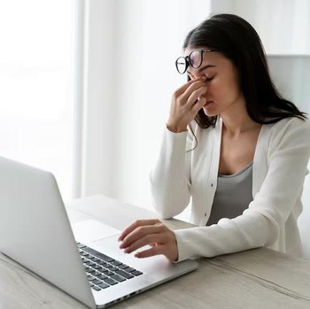 4 Kebiasaan Kecil di Kantor yang Menghambat Kenaikan Jabatan