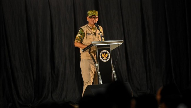 Kementerian Haji dan Umrah siapkan pelatihan semimiliter untuk 1.636 calon petugas haji 2026. Fokus pada kedisiplinan dan pelayanan jemaah haji Indonesia.