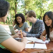 6 Jurusan Kuliah Buat Kamu yang Nggak Suka Menulis Esai