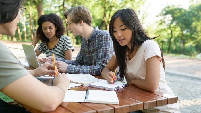 6 Jurusan Kuliah Buat Kamu yang Nggak Suka Menulis Esai