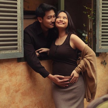 Selamat, Hanggini Umumkan Kehamilan