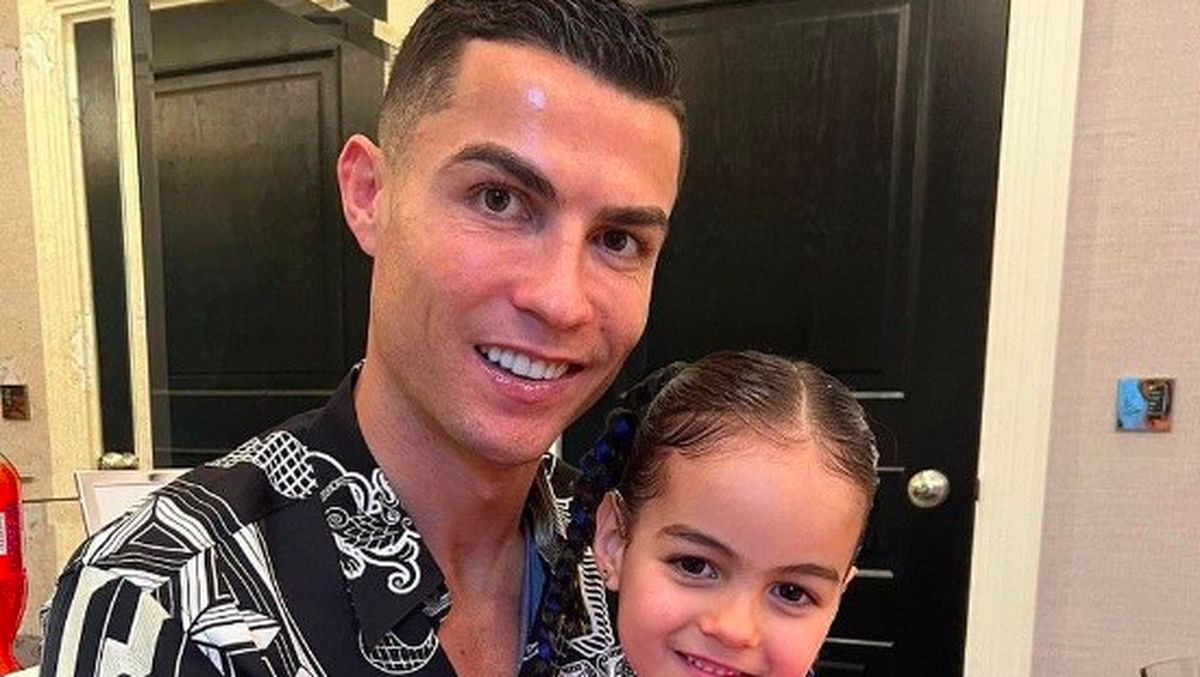 Putri Ronaldo Viral Nyanyi Soundtrack Titanic dengan Indah