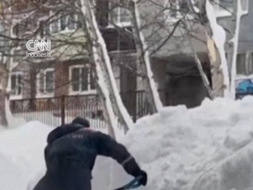 Dua Lansia Tewas Akibat Tertimpa Salju Tebal di Rusia